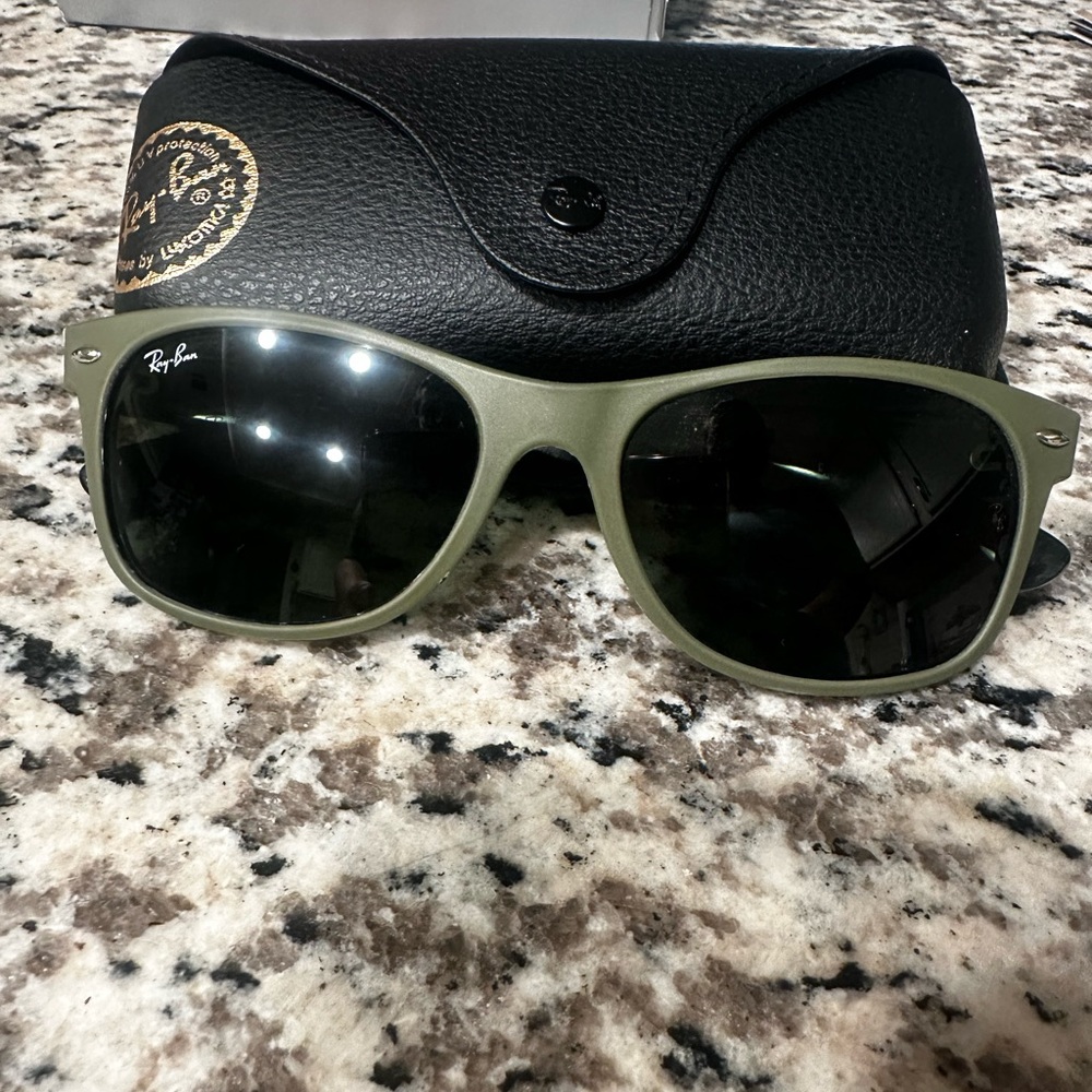 New Wayfarer Military Green Raybans